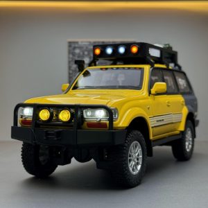 Модель автомобиля TOYOTA LAND CRUISER 80 (желтый)